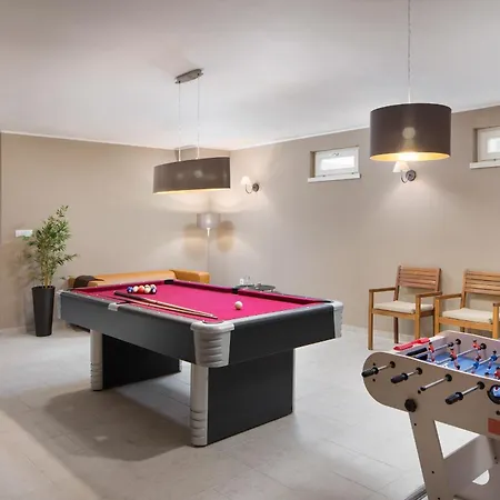 Mit Privatpool Fuer 10 Personen Ca, 400 M Sup2 In Bajkini, Istrien Binnenland Von Istrien Holiday home