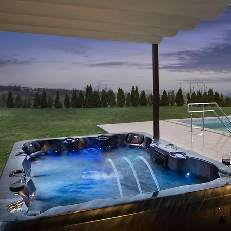 Holiday home Mit Privatpool Fuer 10 Personen Ca, 400 M Sup2 In Bajkini, Istrien Binnenland Von Istrien Vranje Selo